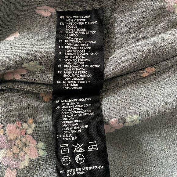 & OTHER STORIES Black Floral Print Satin Button Down Blouse Shirt Women’s Size 4 - Picture 14 of 14